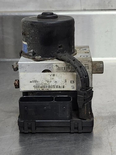 Bomba y módulo ABS 2002-2004 Jeep Grand Cherokee y 56041821AB