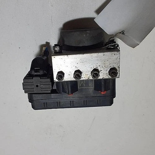 Bomba y módulo ABS 2014-2015 Toyota Corolla 1.8L