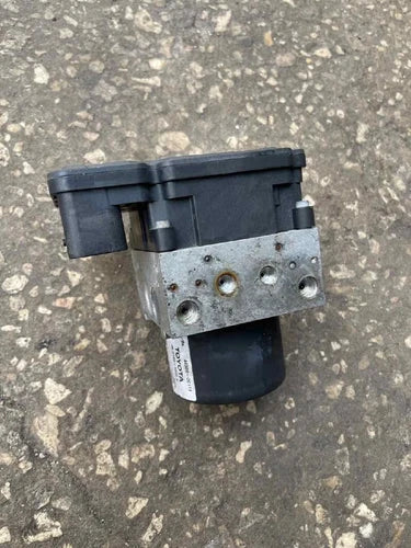 Bomba y módulo ABS 2008-2009 Toyota Tundra corto caja