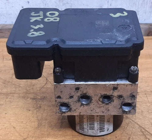 Bomba y módulo ABS Jeep Wrangler jk y P52126282AC 2008