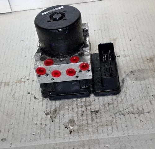 Bomba y módulo ABS 2014-2015 Ford Transit Connect 2.5L