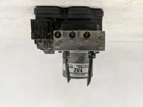 Bomba y módulo ABS 2013 Hyundai Veloster XU09H