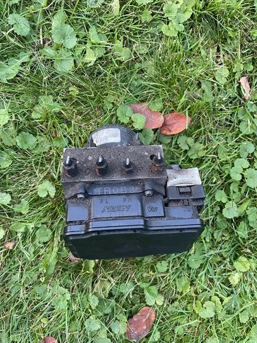 Bomba y módulo ABS 2012-2013 Honda Civic 1.8L sedán TR0B3