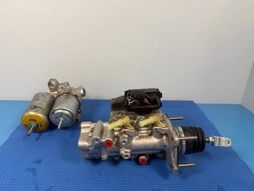 Cilindro maestro y servofreno ABS 2012-2019 Toyota Prius c conjunto
