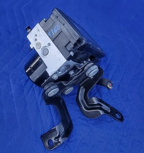 Bomba y módulo ABS 2012-2013 Ford Fiesta