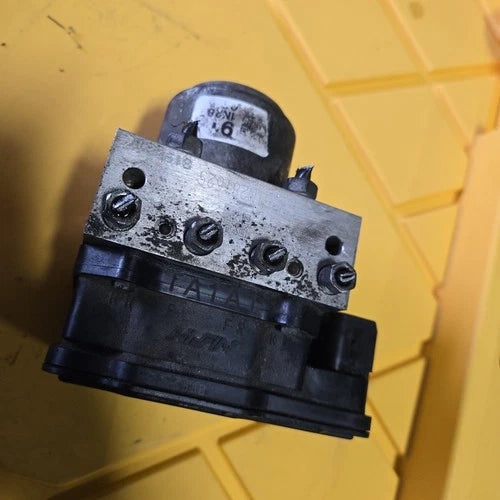 Bomba y módulo ABS 2011-2012 Honda Accord TA1A1 A1VAA