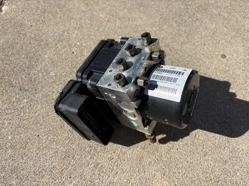 Bomba y módulo ABS 2008 Jeep Wrangler 3.8L 52126282AC