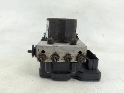 Bomba y módulo ABS 2013-2014 Toyota Camry QZTZ5