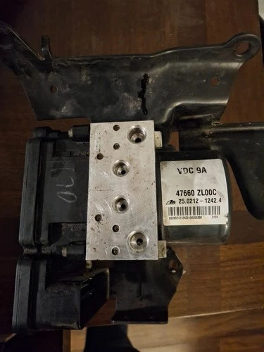 Bomba y módulo ABS Nissan Xterra Frontier 2009-2012 47660ZL00C