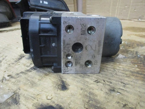 Bomba y módulo ABS 99 00 1999 2000 Infiniti QX4 476602W500 RL